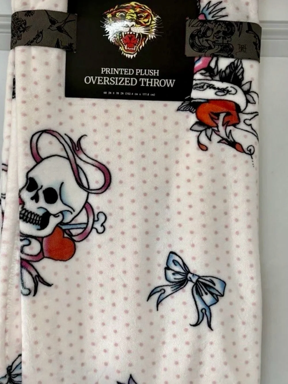 Ed Hardy pink  Polka Dot Plush Throw - Printed Oversized Blanket